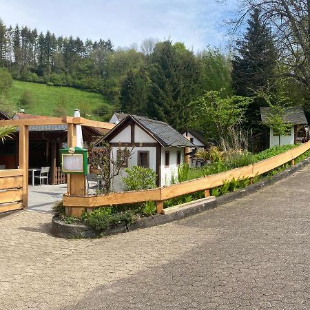 Hotel-Restaurant Theis-Muehle Biersdorf Esterno foto