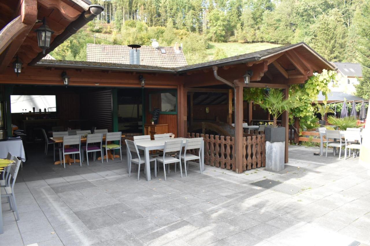Hotel-Restaurant Theis-Muehle Biersdorf Esterno foto