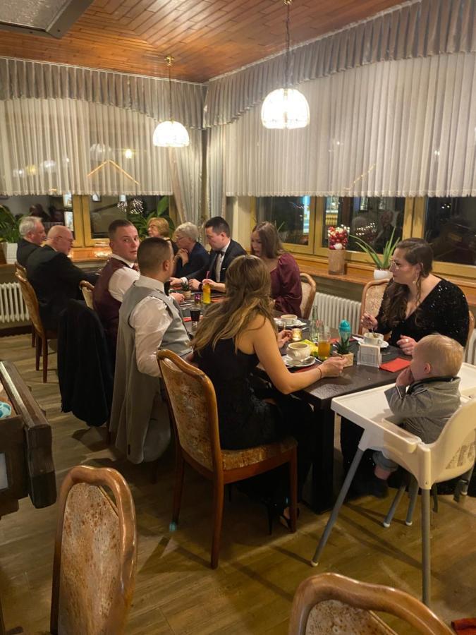 Hotel-Restaurant Theis-Muehle Biersdorf Esterno foto